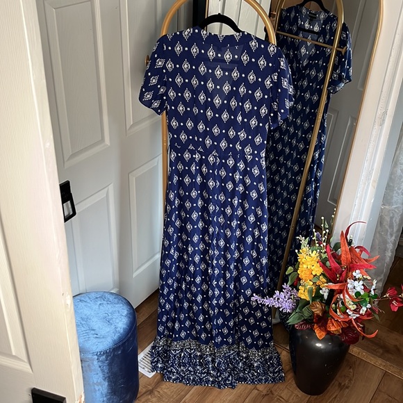 Maxi Dress - Size 6 - Picture 7 of 7